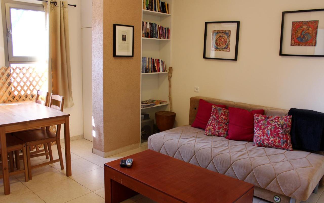Aliyah Return Center Bed and Breakfast Degania Bet Habitación foto